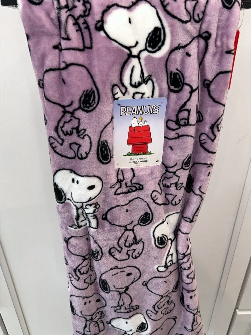 Berkshire Peanuts Snoopy Lavender Plush Throw Blanket Oversized